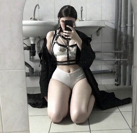 Polina Marzana erotic pornstar pics