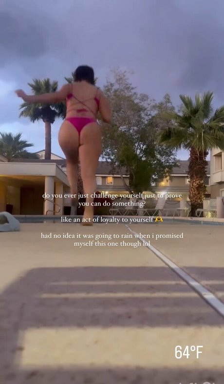 Mae Welsch sexy model pics