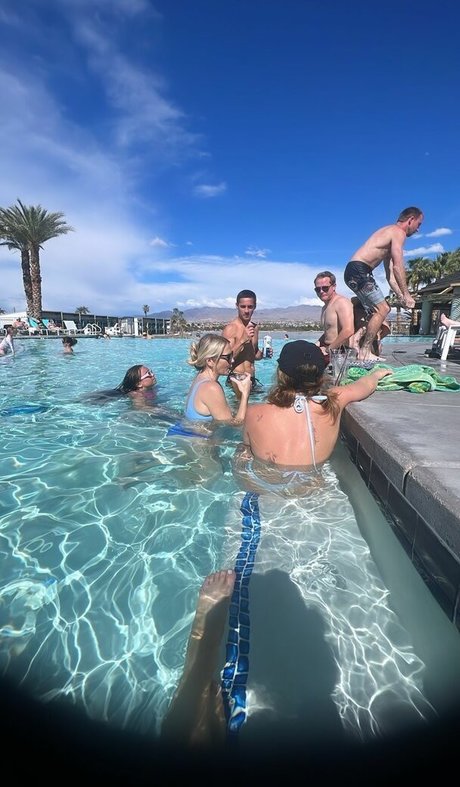 Mae Welsch model top image