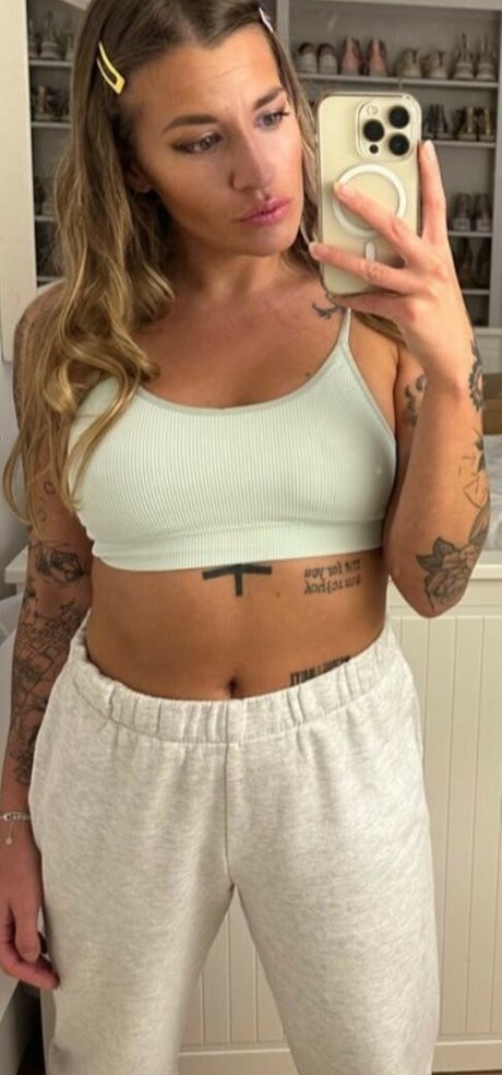 Silvia and Eveline Dellai star erotic archive