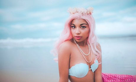 Mica Burton sexy pornstar pics