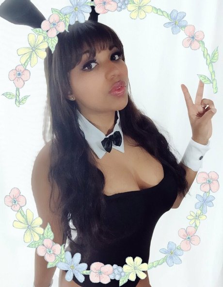 Mica Burton pretty star photos