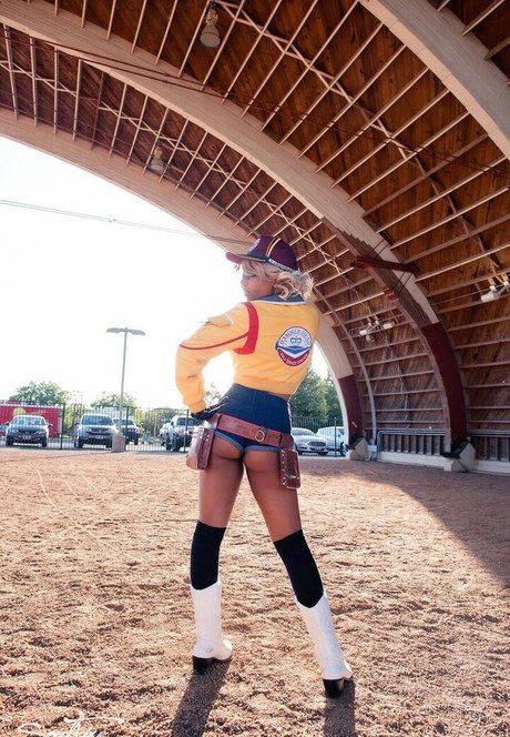 Mica Burton star hot photo