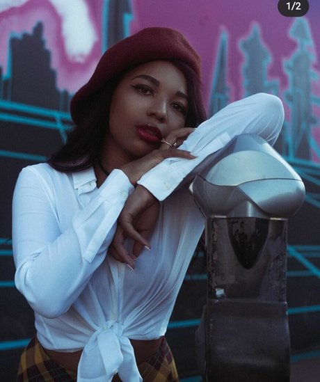 Mica Burton adult star photo