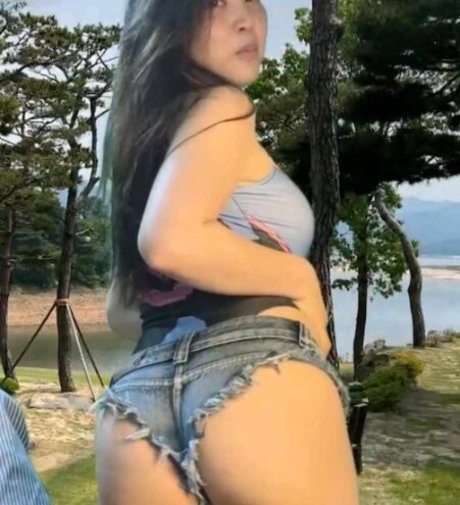 Bongbong IRL adult model img