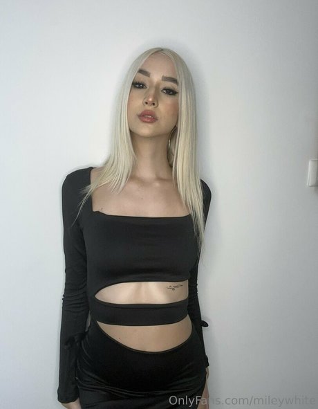 mileywhite model img