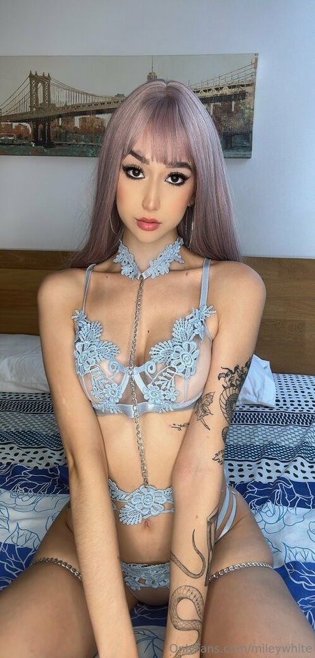 mileywhite star exclusive photo