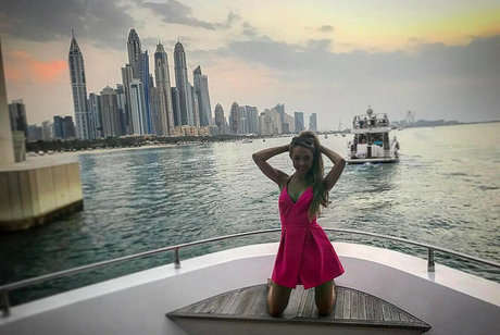 Travelling Explorer sex model image