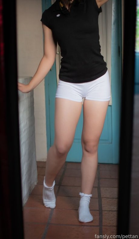 pettan nudes model picture