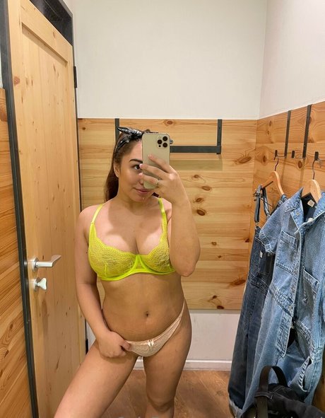 Lina W glund star free images