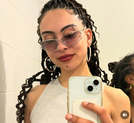 lilosliedjes naked model pictures