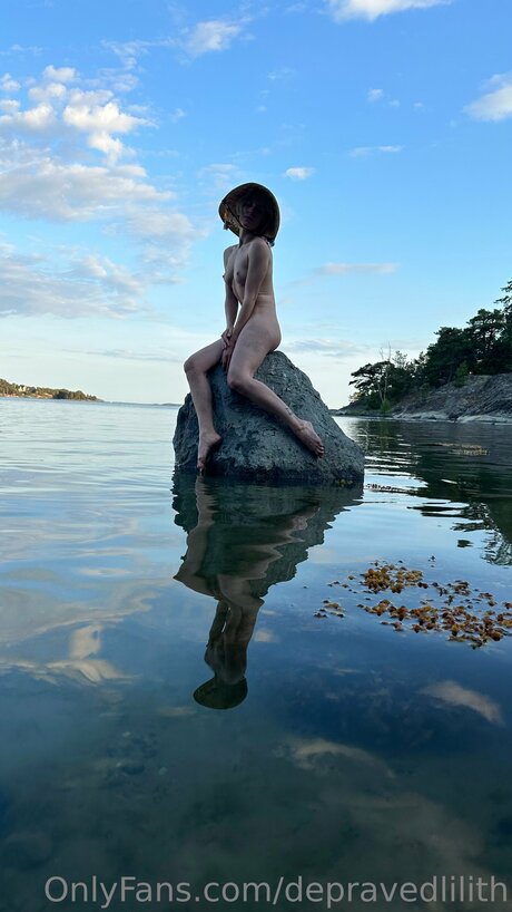 depravedlilith model sexy img