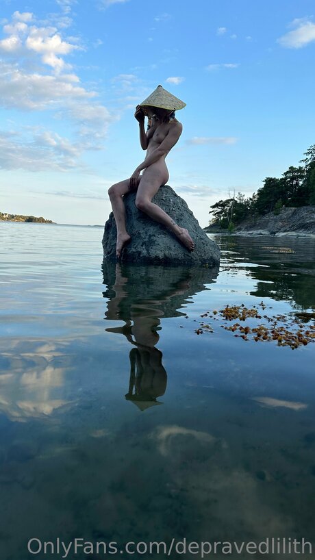 depravedlilith sexy actress galleries