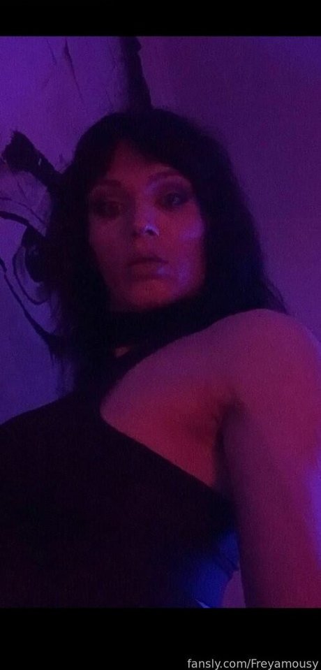 Freyamousy sexy pornstar pic