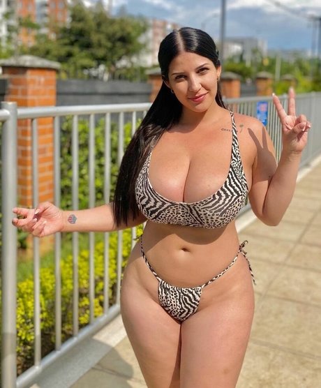 Yoselin castiillo naked model gallery