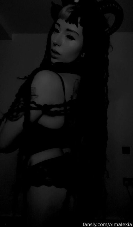 Almalexia star top photos