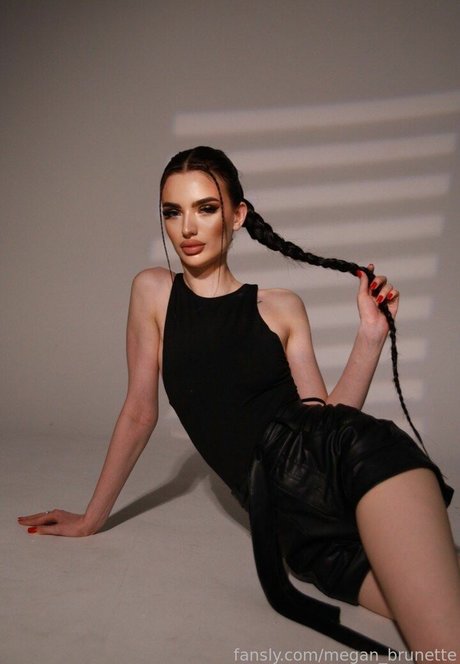 megan brunette top star galleries