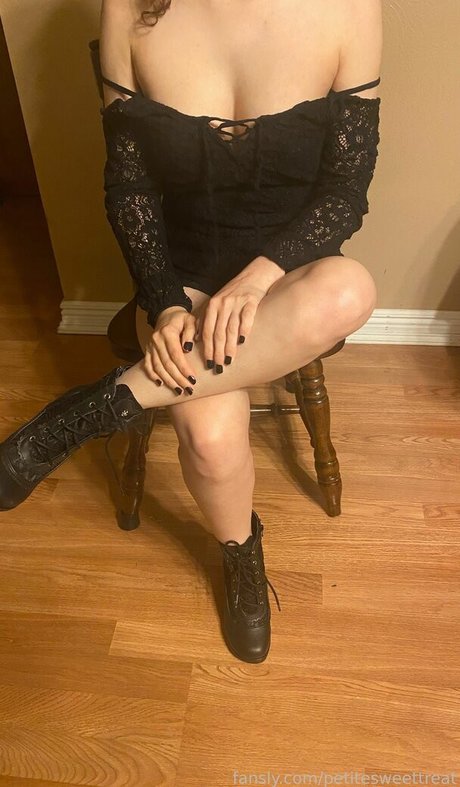 petitesweettreat pretty actress img