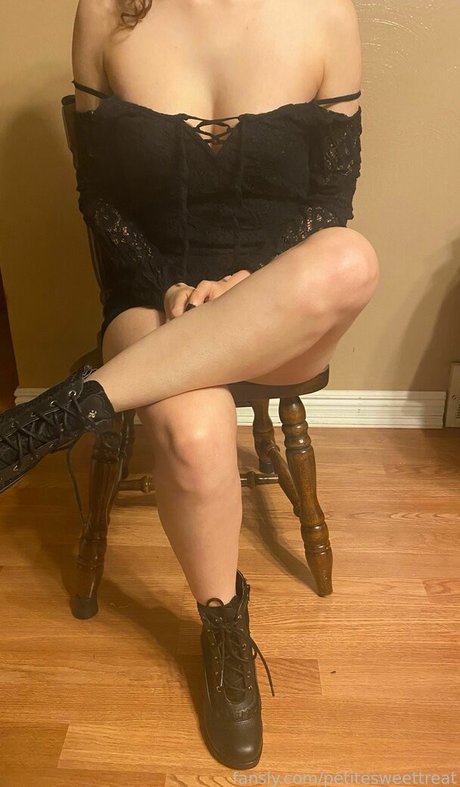 petitesweettreat exclusive actress photo