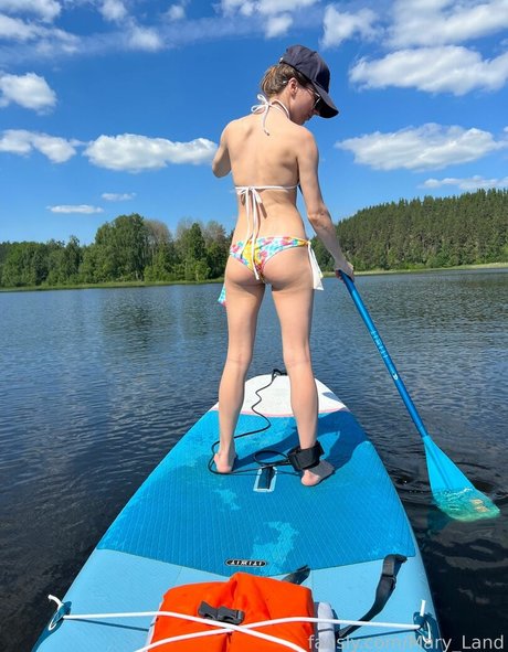 Mary Land model erotic photos