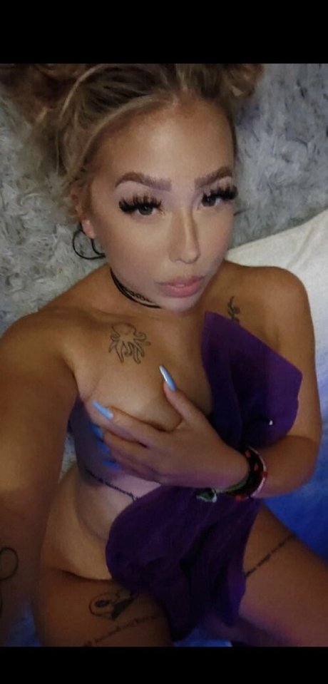 Amysonly145 naked pornstar images