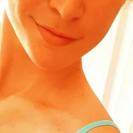 Salunes secret nude model photos