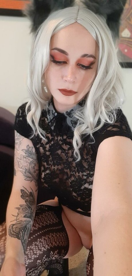 Salunes secret star nude photos