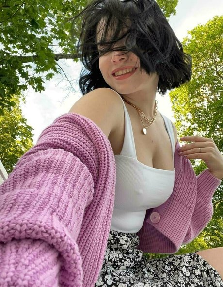 sofiisweet hot actress image