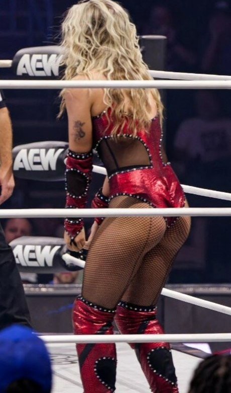 Julia Hart model pretty img