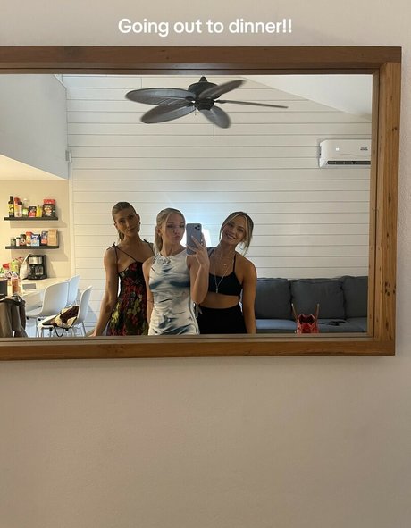 Julia Hart star top archive