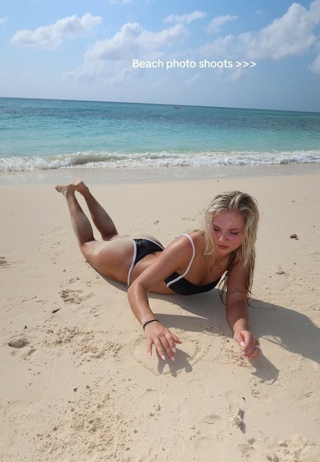 Julia Hart xxx actress pic