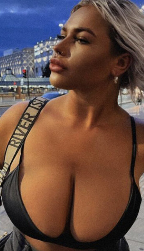 Nicole Barker nice actress image