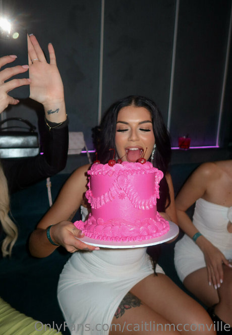 Caitlin McConville model free images