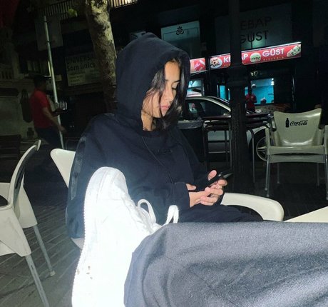 narjess sexy star image