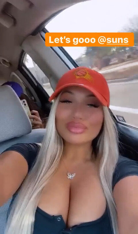 shemale outdoor onlyfans exclusive photos