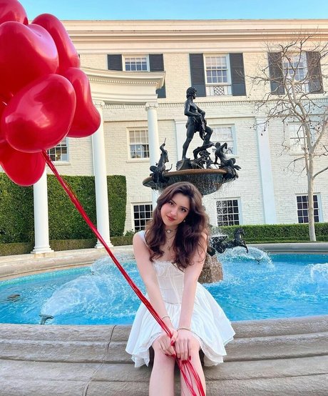 Sophie Silva nice actress pics