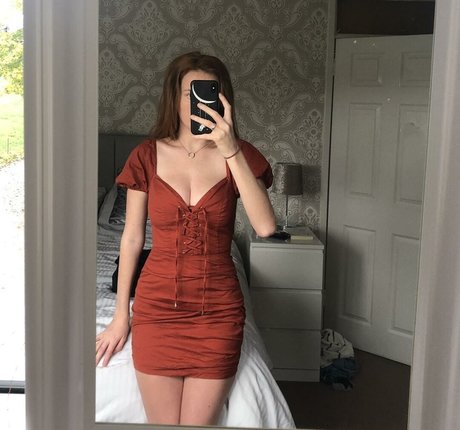 Alicia Ivatt naked pornstar img