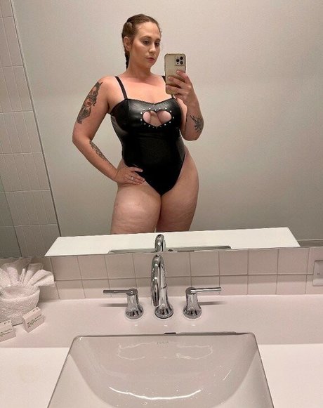 famous onlyfans free nude image