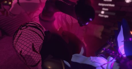 Maxi Nightmode star naked pics