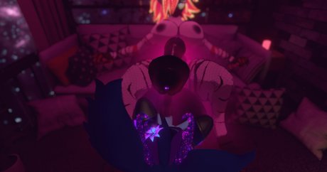 Maxi Nightmode model naked photos