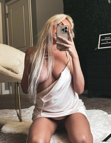 chicks with dicks onlyfans free sexy pic