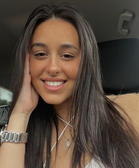 May Cohen star hot photos