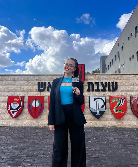 May Cohen model best picture