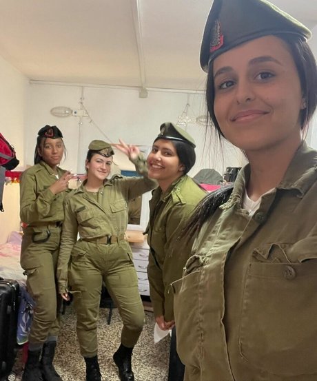 May Cohen pretty star img