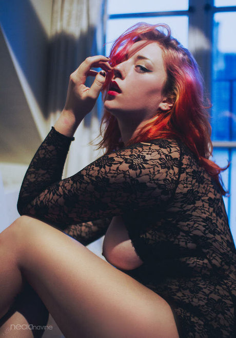 Necianavine star sexy galleries
