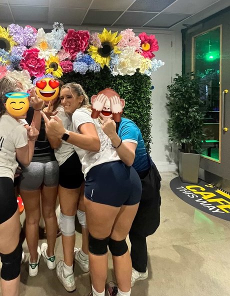 Hol Grace beautiful star image