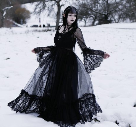 CreepyCassy model nice pics