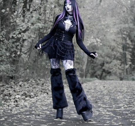 CreepyCassy exclusive model gallery