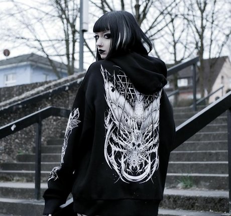 CreepyCassy model pictures