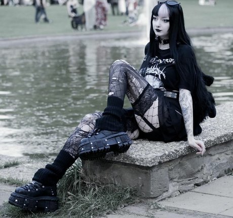 CreepyCassy pornstar erotic archive